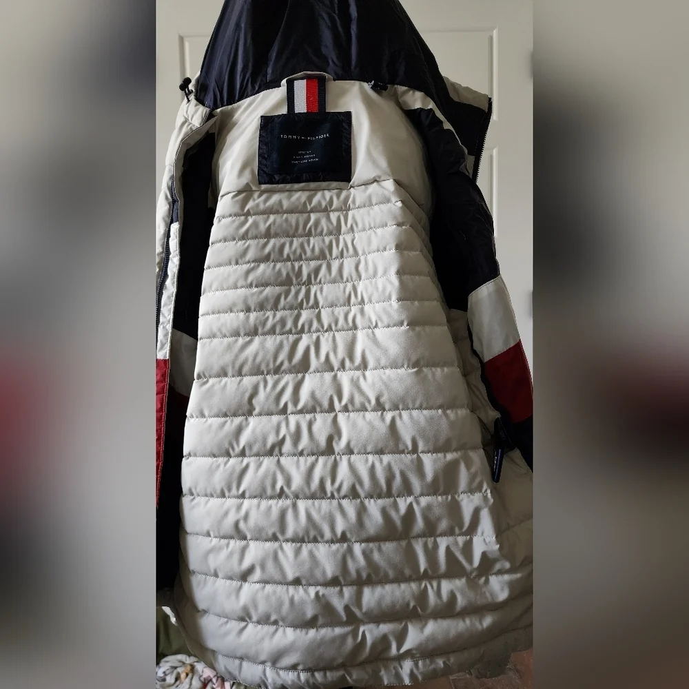 Preowned Tommy Hilfiger, size small, mens, quilted puffer‎
